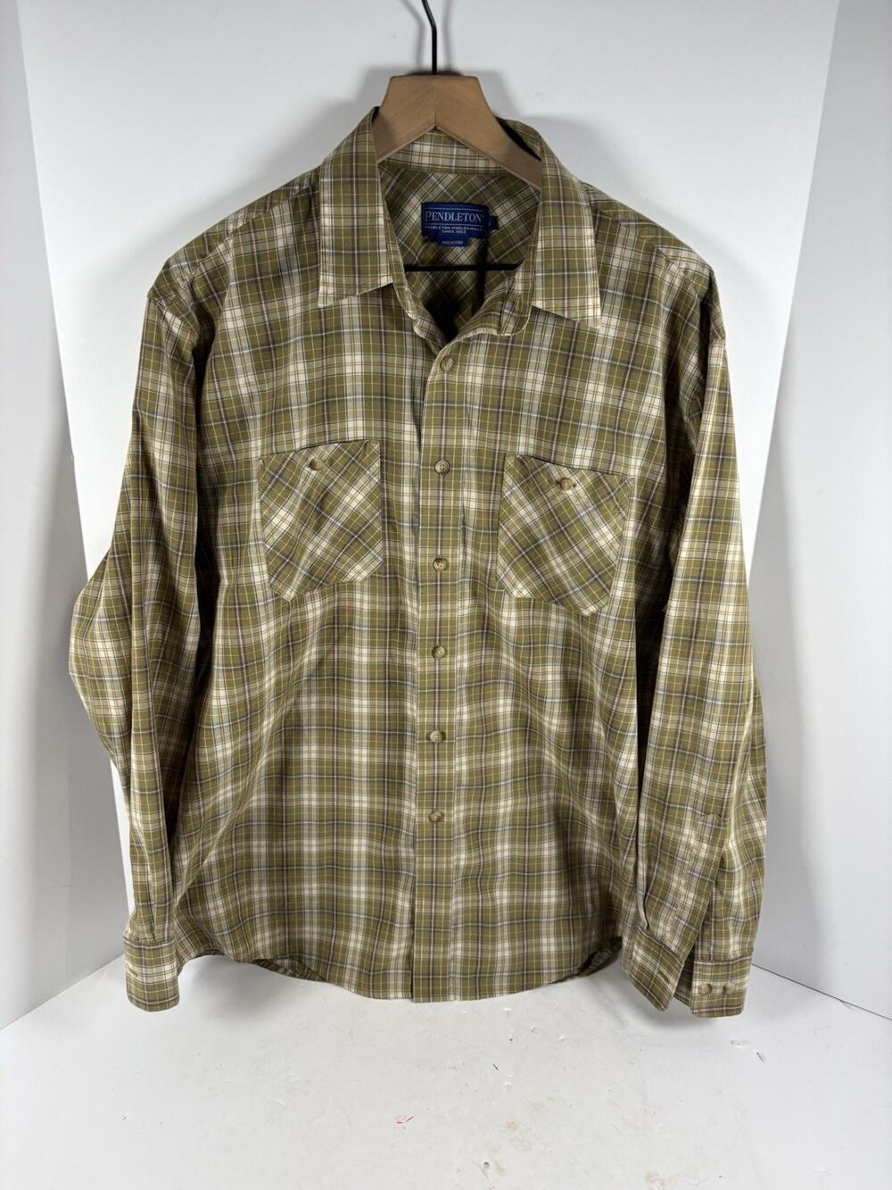 Pendleton Woolen Mills Plaid Button Front Shirt Men’s Large Long Sleeve L